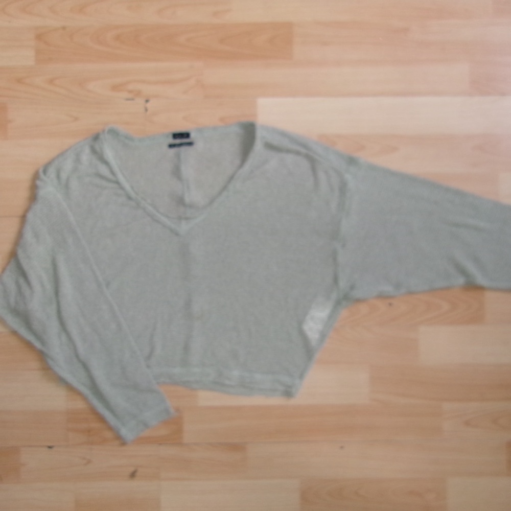 Light Gray V-Neck Long Sleeve Top